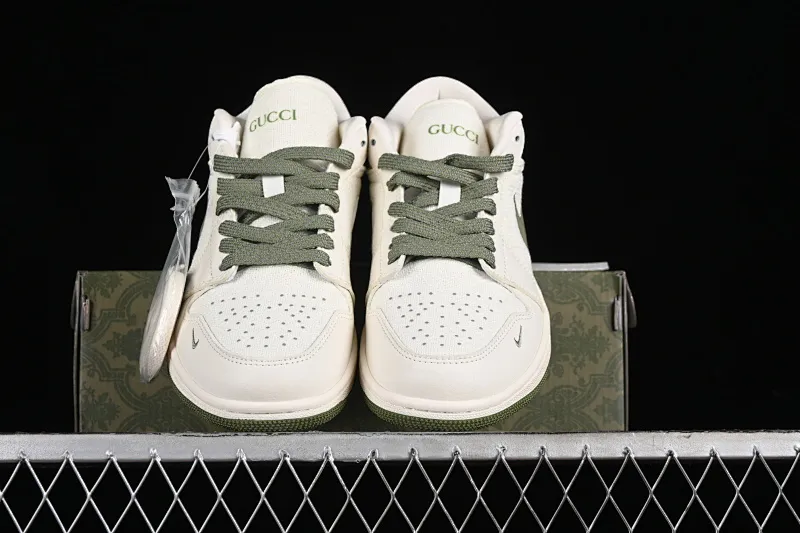 All categories Air Jordan Jordan series basketball shoes Air Jordan 1 Low High-end customized low-top sneakers Air Jordan 1 Low AJ1 Joe 1 Gucci joint-beige knitted High-end customized low-top retro basketball shoes DM5688-103